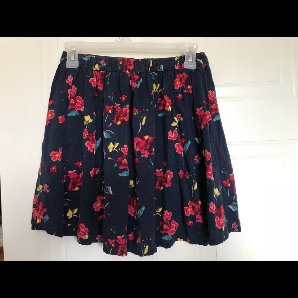 Floral mini skirt